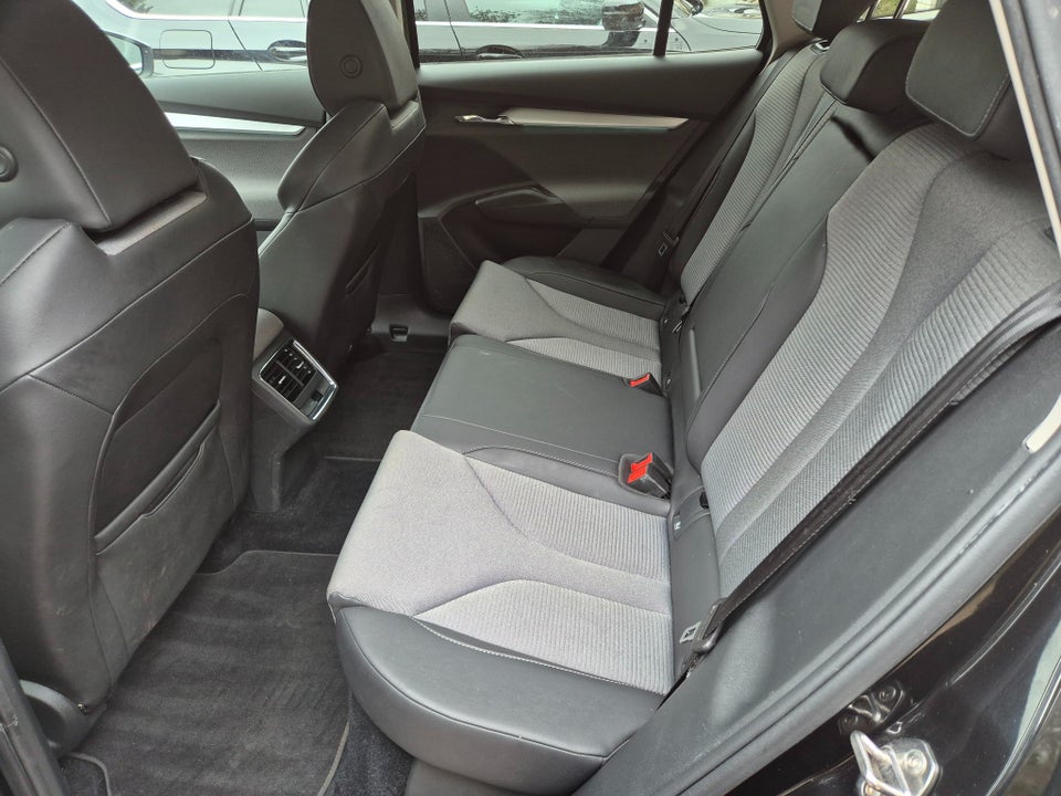 Skoda Enyaq 80 iV Plus Loft 5d