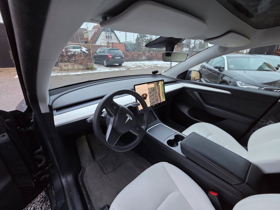 Tesla Model Y Long Range AWD 5d