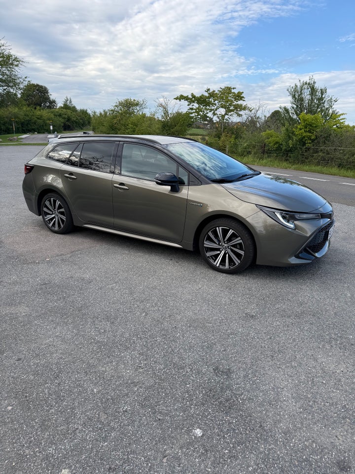 Toyota Corolla 1,8 Hybrid H3 Premium Touring Sports MDS 5d