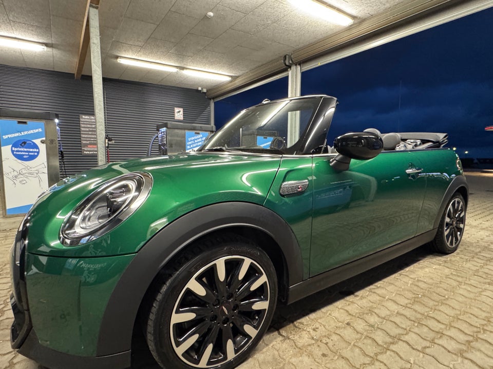 MINI Cooper S 2,0 Essential Cabriolet aut. 2d