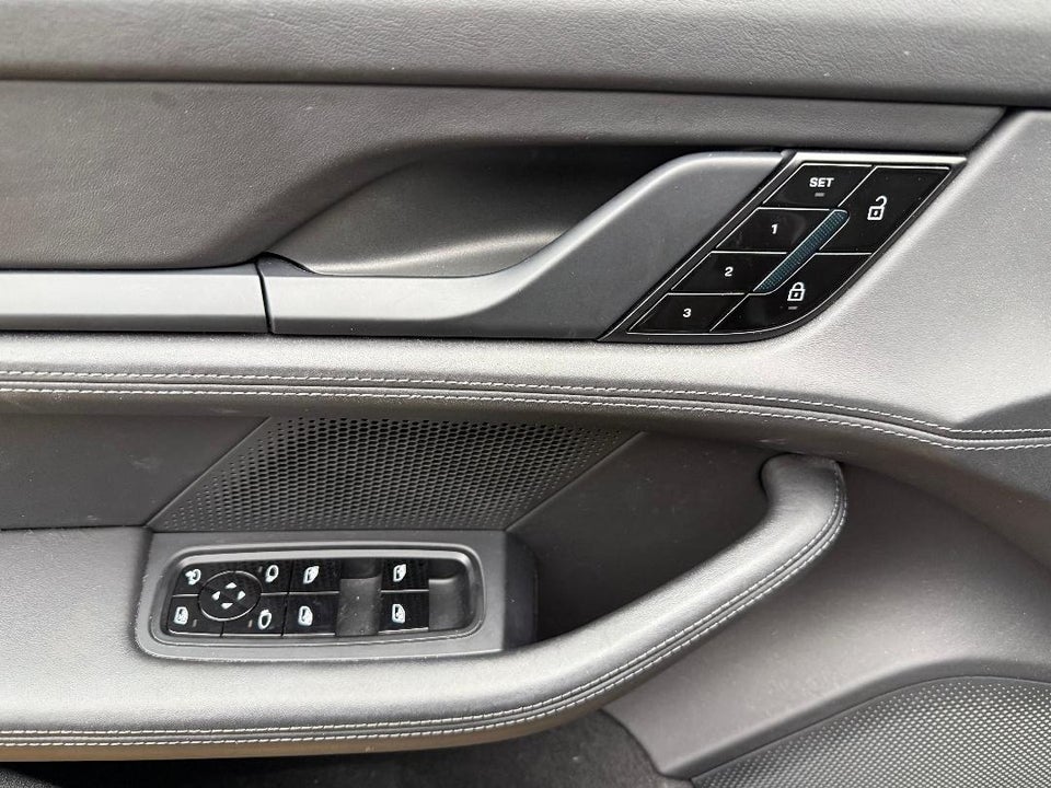 Porsche Taycan 4S 4d