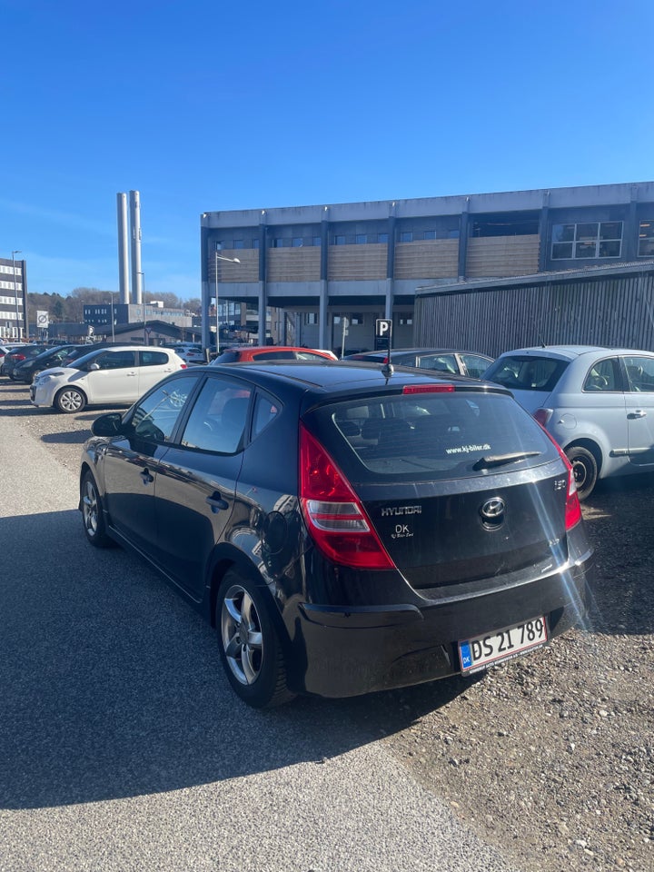 Hyundai i30 1,6 CRDi 90 Blue Drive 5d