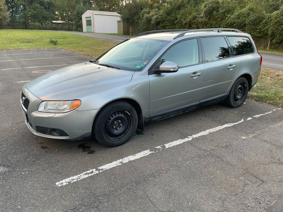 Volvo V70 2,5 T Momentum aut. 5d