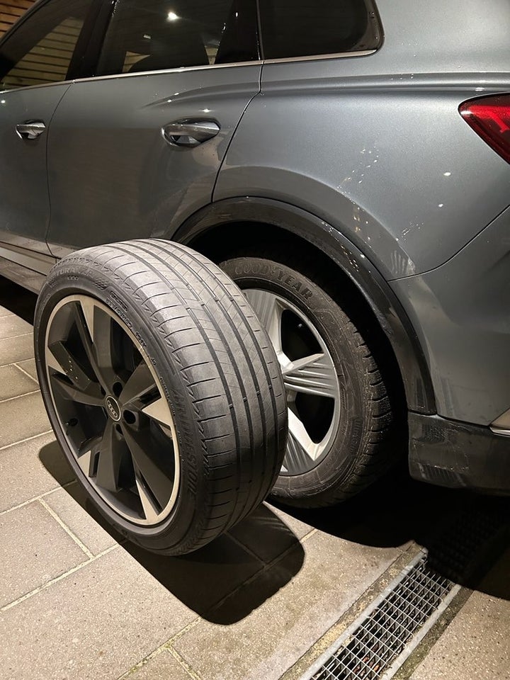 Audi Q4 e-tron 50 S-line quattro 5d