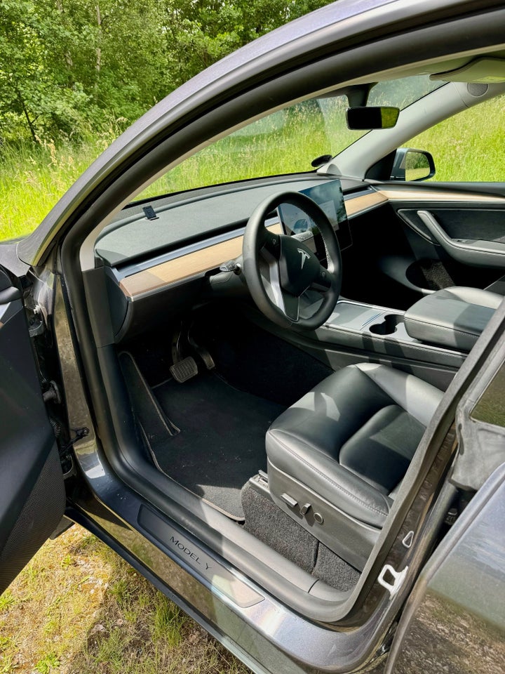 Tesla Model Y Long Range AWD 5d