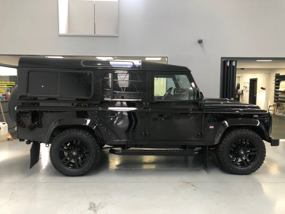 Land Rover Defender 110 2,2 TD4 SW SE 5d
