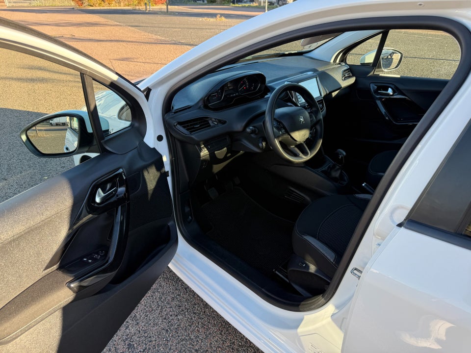 Peugeot 208 1,2 VTi 82 Active 5d