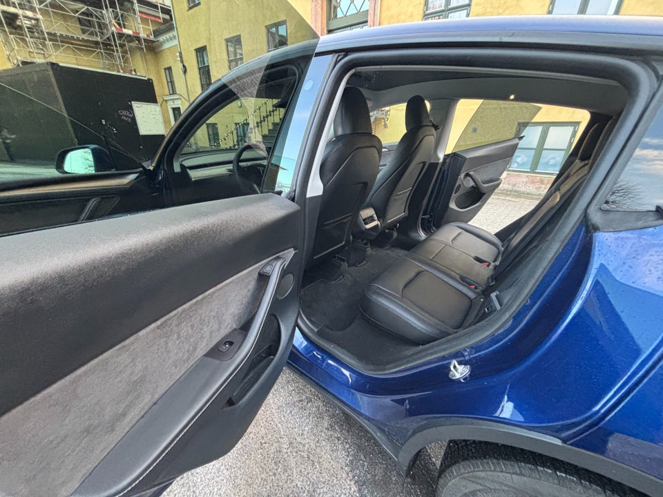 Tesla Model Y Long Range AWD 5d