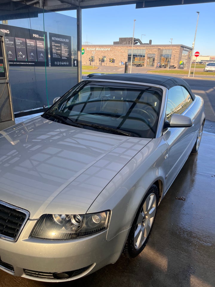 Audi A4 2,4 V6 Cabriolet 2d