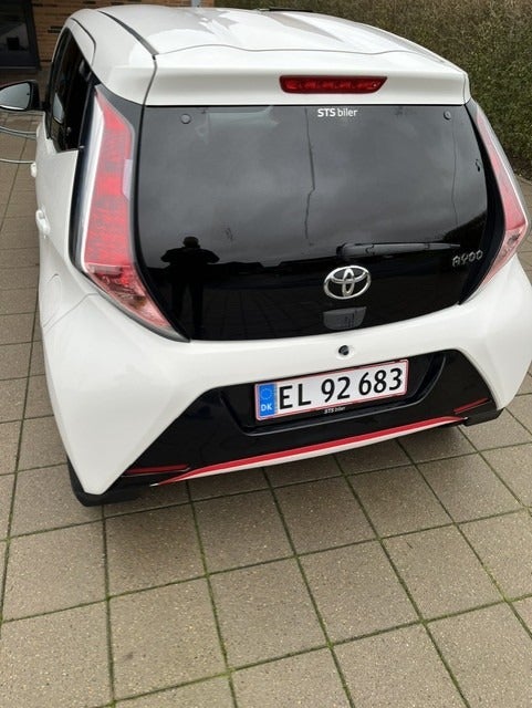 Toyota Aygo 1,0 VVT-i x-press 5d