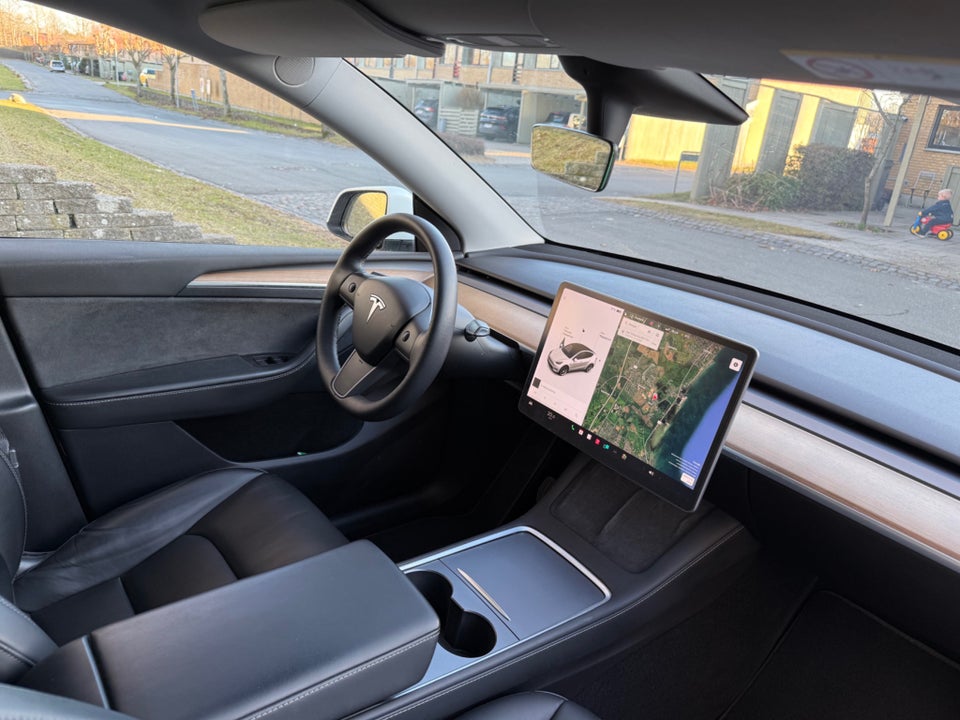 Tesla Model Y Long Range AWD 5d