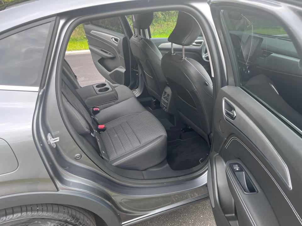 Renault Arkana 1,6 E-Tech Intens 5d