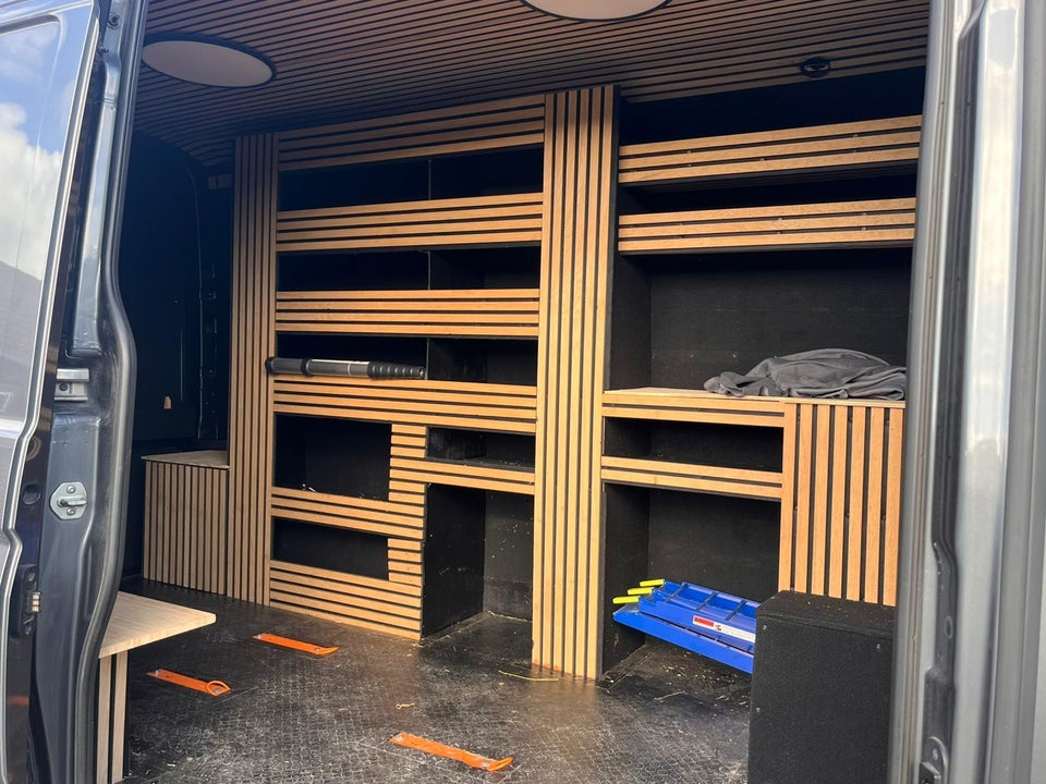 VW Crafter 35 2,0 TDi 140 Ladvogn L3