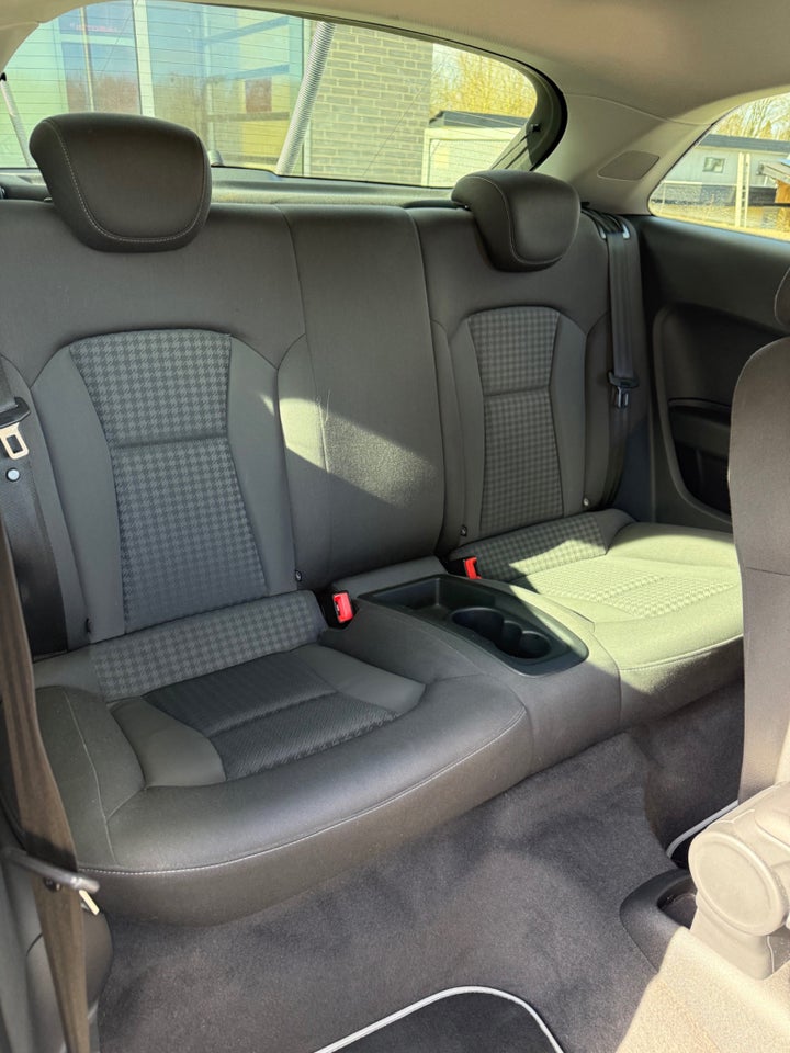 Audi A1 1,4 TFSi 122 Attraction 3d