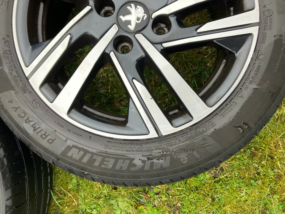 Peugeot 208 1,5 BlueHDi 100 Allure Sky 5d