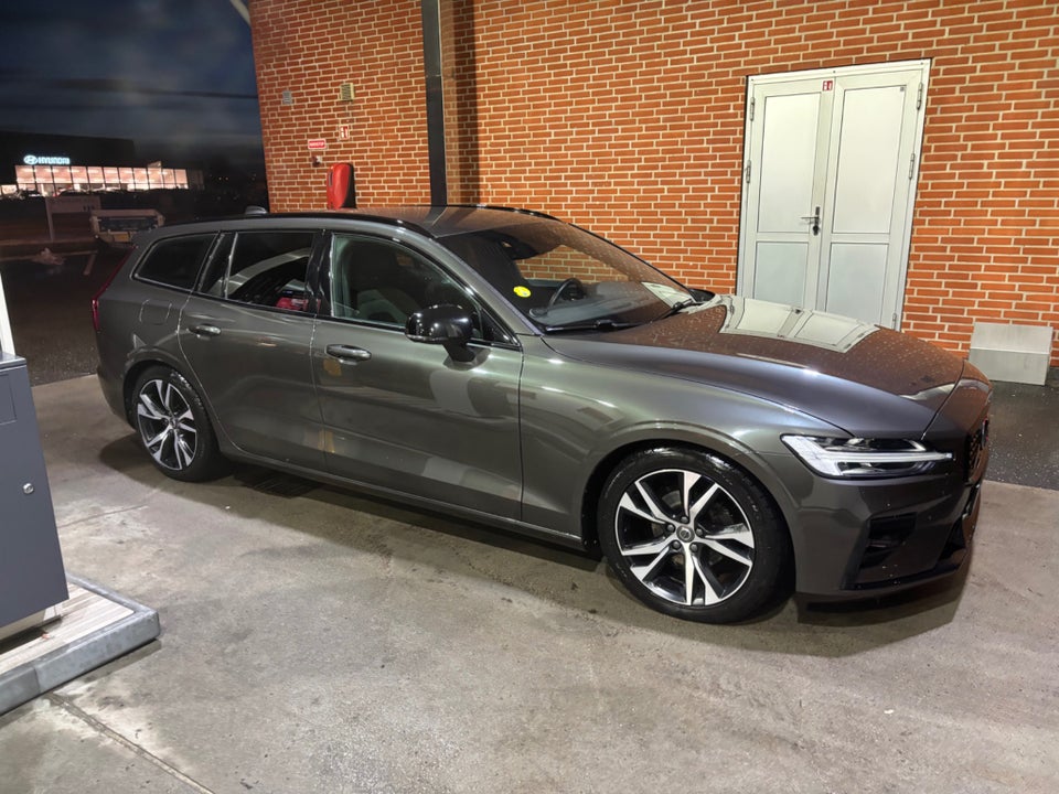 Volvo V60 2,0 B4 197 R-Design aut. 5d