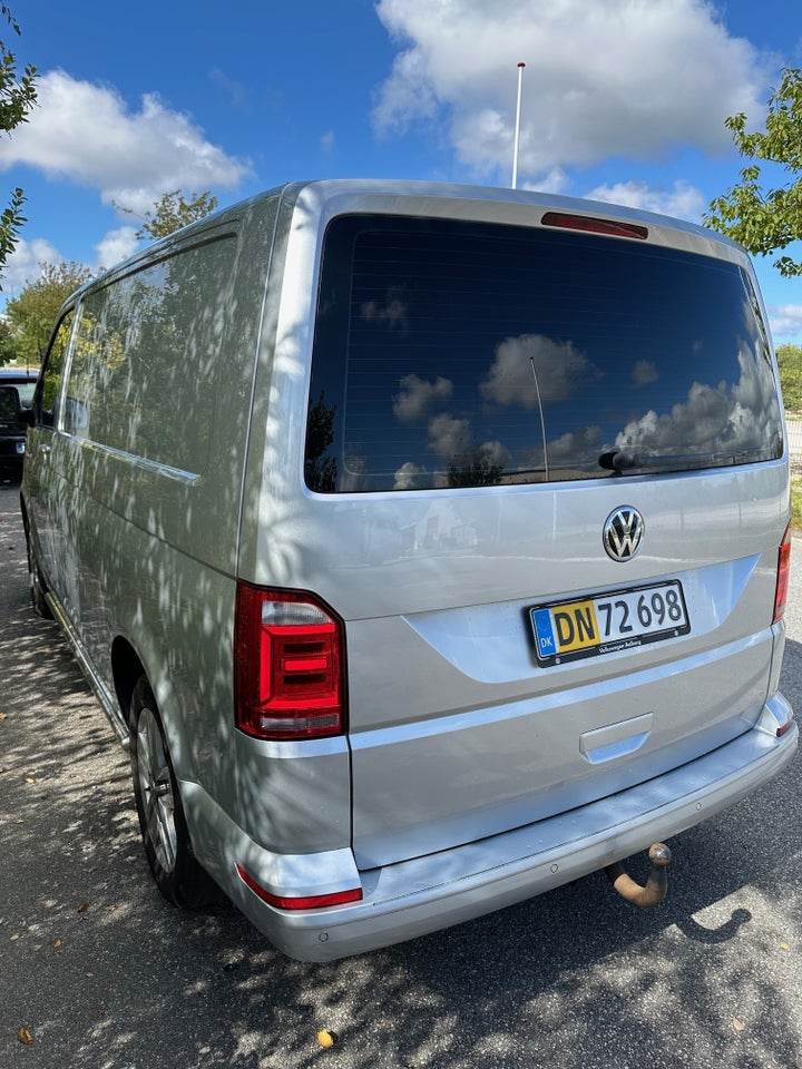 VW Transporter 2,0 TDi 204 Kassevogn DSG kort