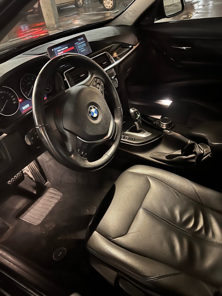 BMW 330i 2,0 Touring aut. 5d