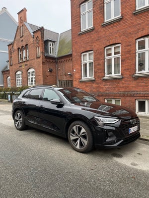 Audi Q8 e-tron 50 S-line quattro 5d