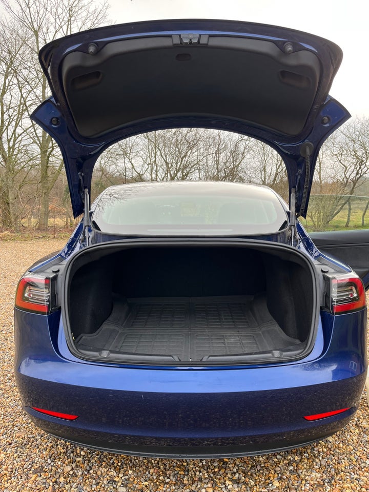 Tesla Model 3 Long Range RWD 4d