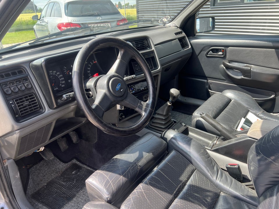 Ford Sierra 2,0i Ghia 4d