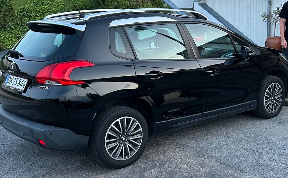 Peugeot 2008 1,2 VTi 82 Active 5d