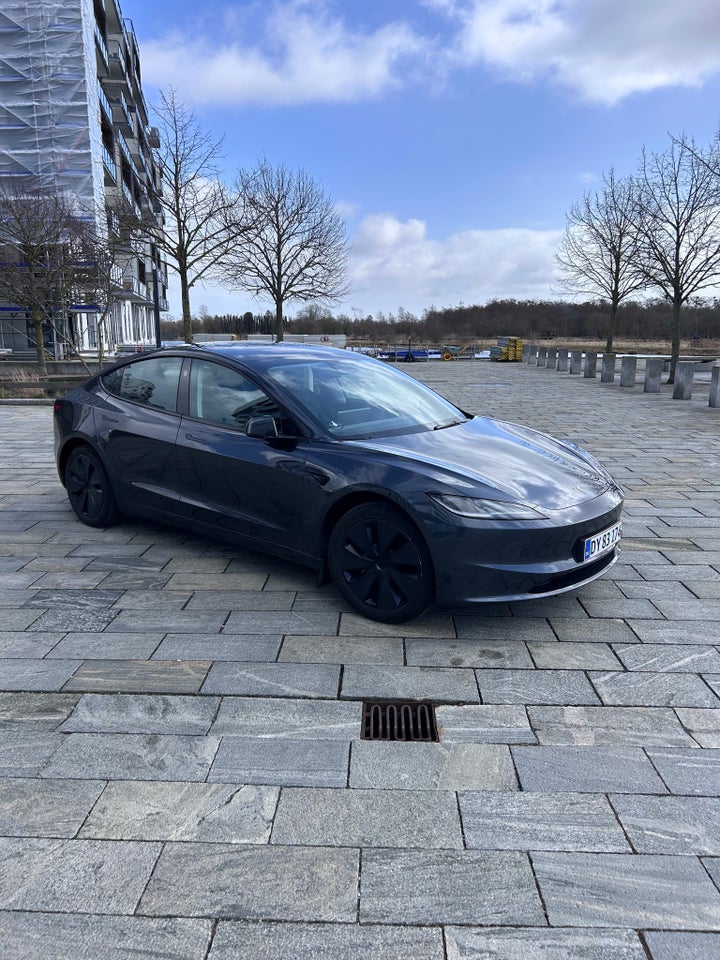 Tesla Model 3 RWD 4d