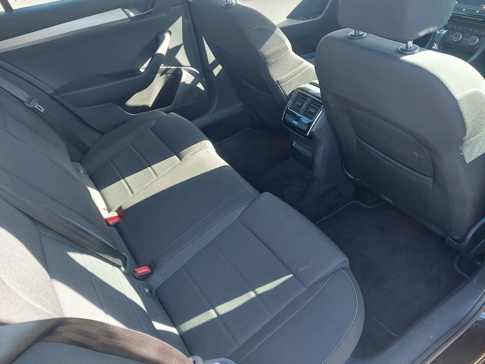 Skoda Superb 1,6 TDi 120 Ambition Combi DSG 5d