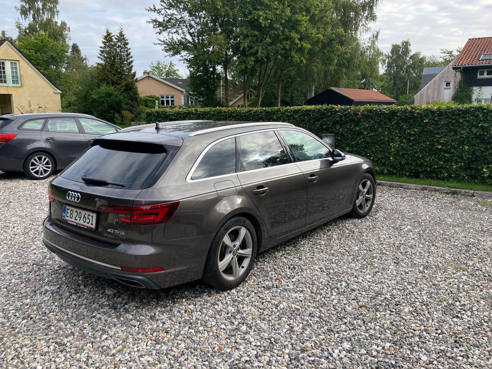 Audi A4 40 TFSi Avant S-tr. 5d