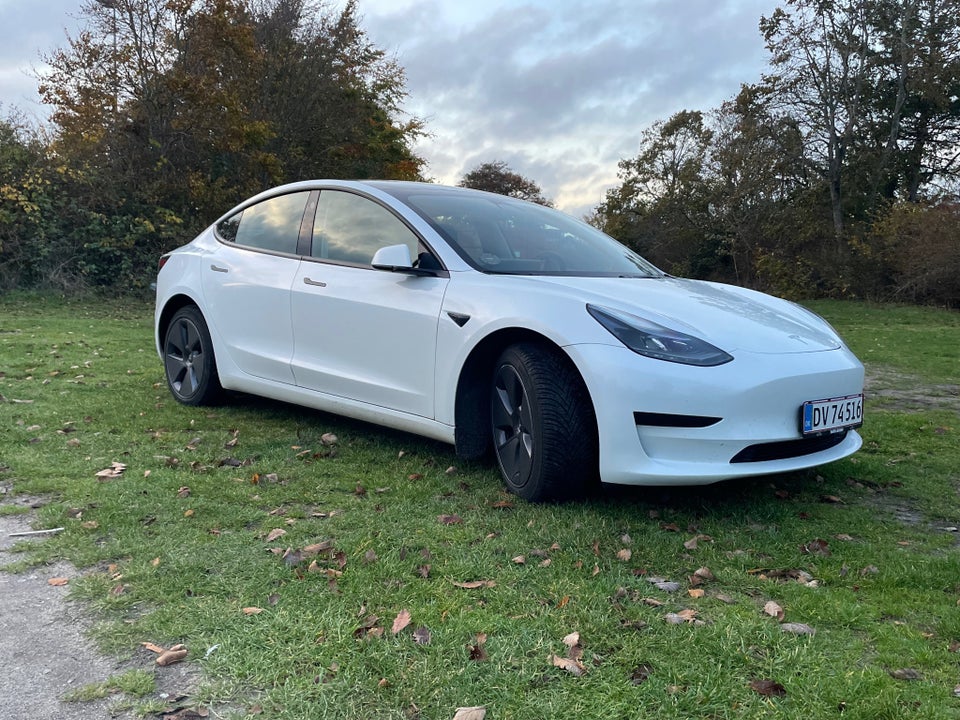 Tesla Model 3 Standard Range+ RWD 4d