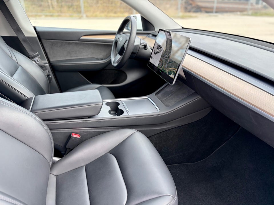 Tesla Model Y Long Range AWD 5d