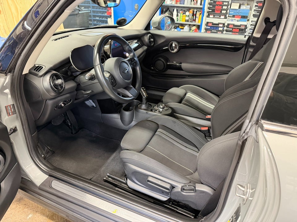 MINI Cooper SE Essential Trim 3d