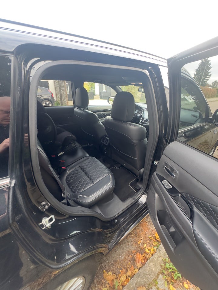 Mitsubishi Outlander 2,4 PHEV Instyle CVT 4WD 5d