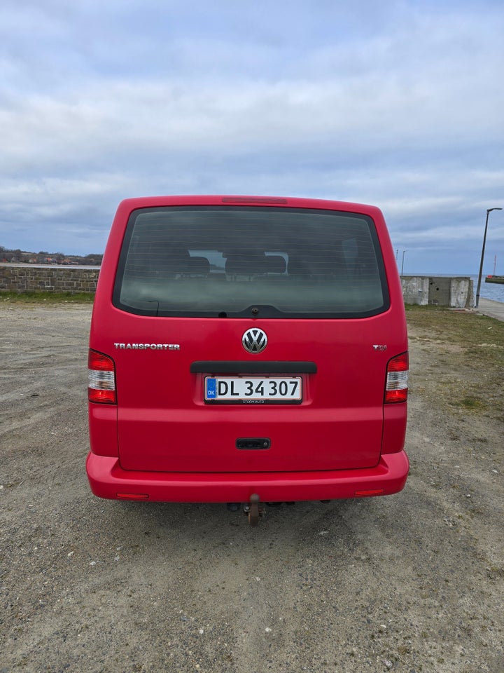 VW Transporter 2,5 TDi 130 Comfortline 5d