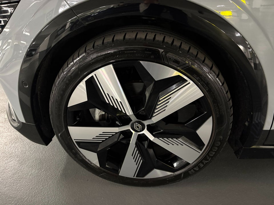 Renault Megane E-Tech 60 Techno 5d