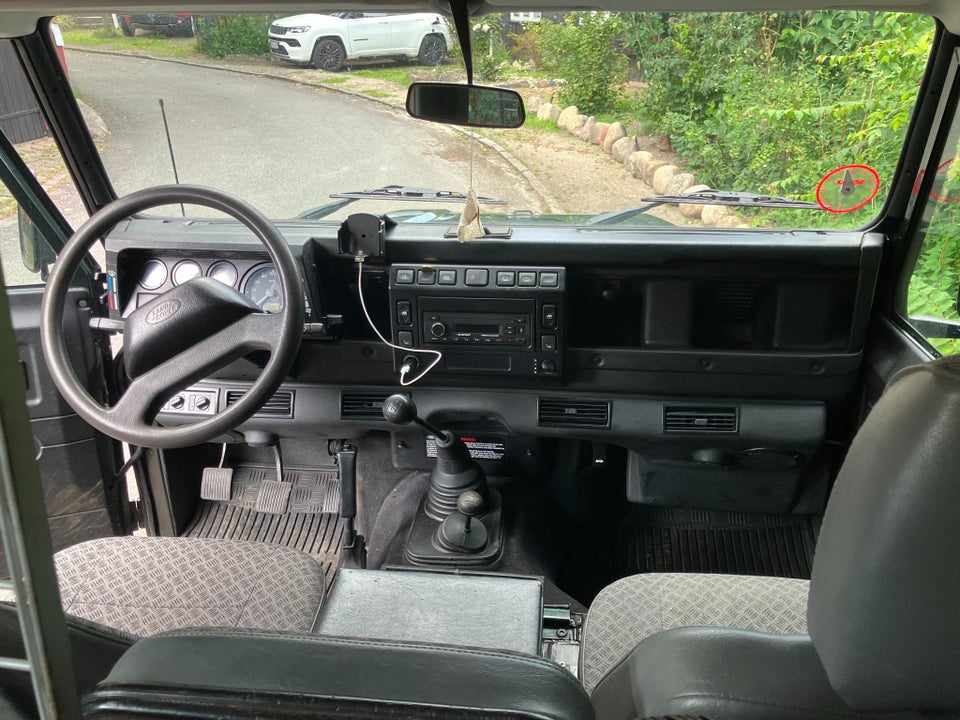 Land Rover Defender 90 2,5 TD5 Hard Top 3d