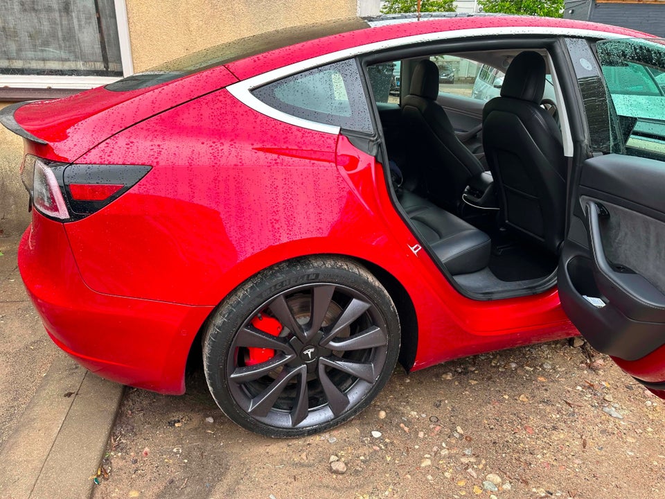 Tesla Model 3 Long Range AWD 4d