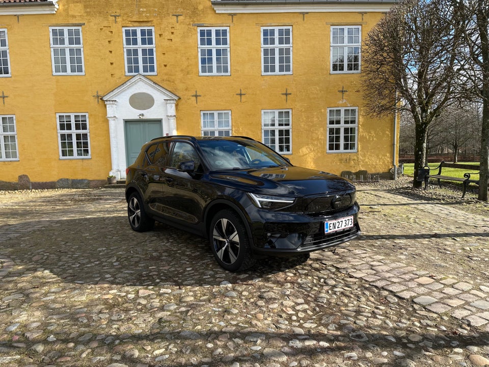 Volvo EX40 Extended Range Black Edition Excess 5d