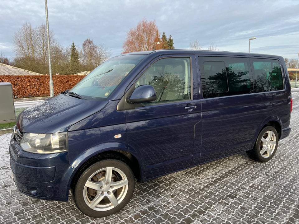 VW Caravelle 2,0 TDi 140 Comfortline DSG kort 4d