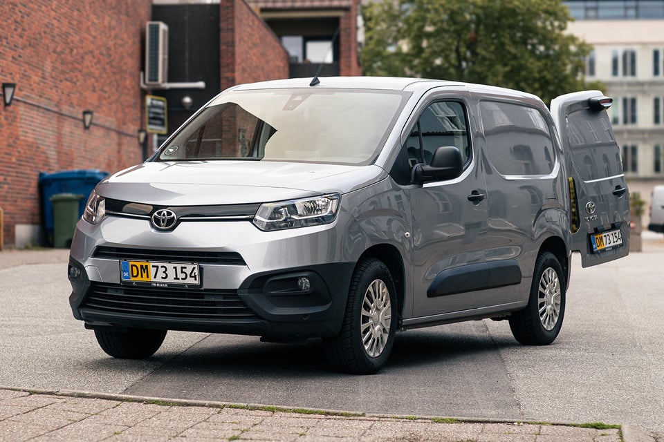 Toyota ProAce City 1,2 T 110 Medium Comfort 5d