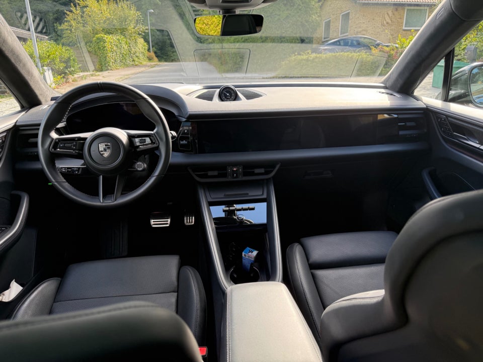 Porsche Macan Turbo 5d