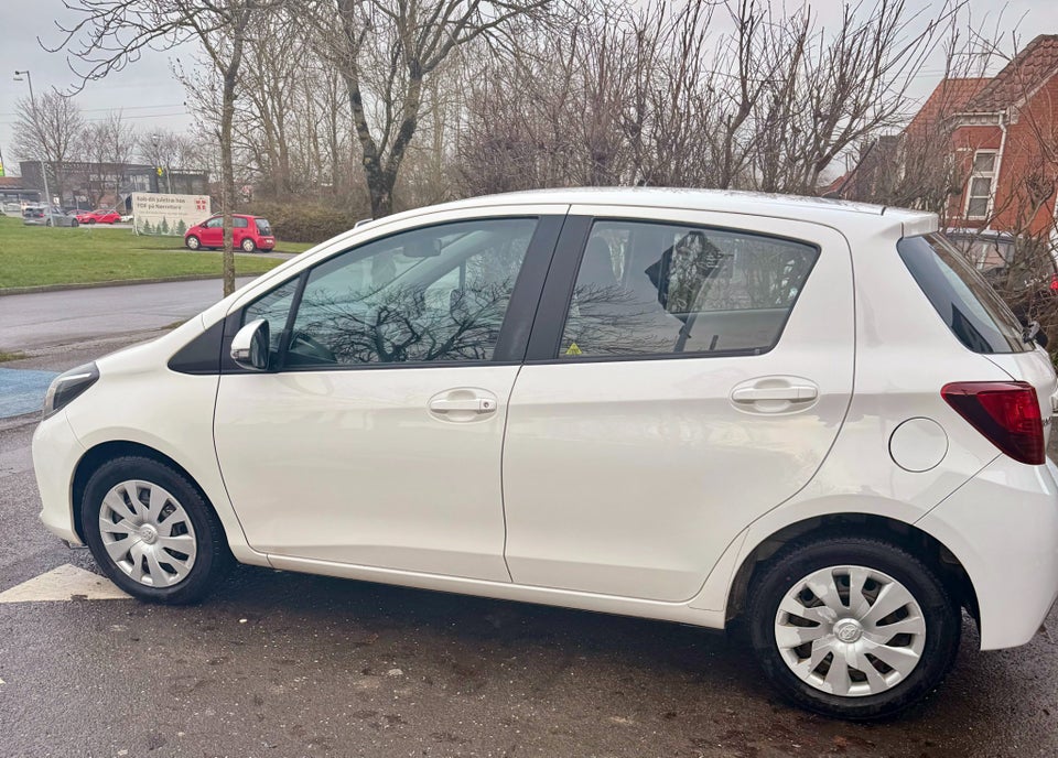 Toyota Yaris 1,0 VVT-i T1 5d