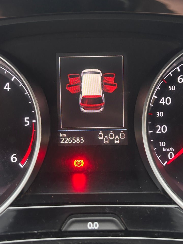 VW Touran 2,0 TDi 150 Highline DSG 7prs 5d