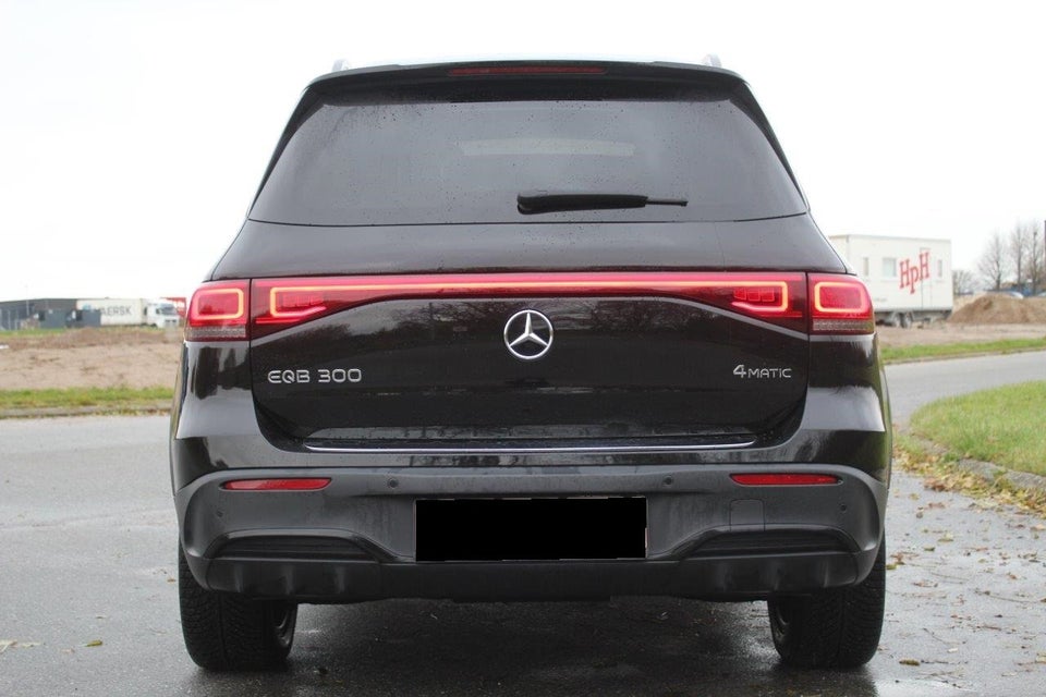 Mercedes EQB300 AMG Line 4Matic 7prs 5d