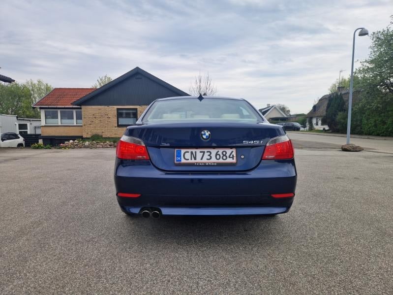 BMW 545i 4,4 aut. 4d