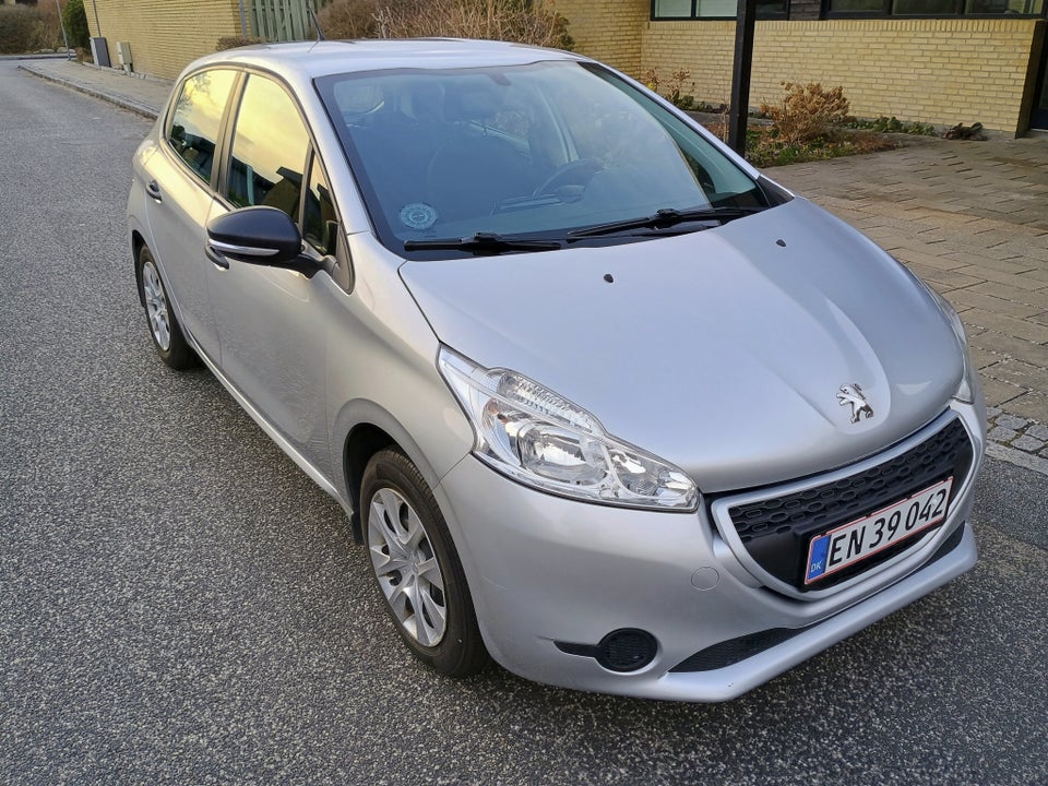 Peugeot 208 1,0 VTi Access 5d
