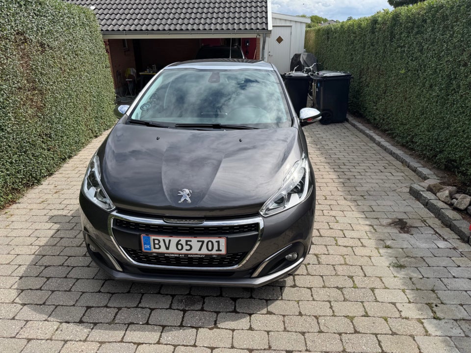 Peugeot 208 1,6 BlueHDi 100 Allure Sky 5d