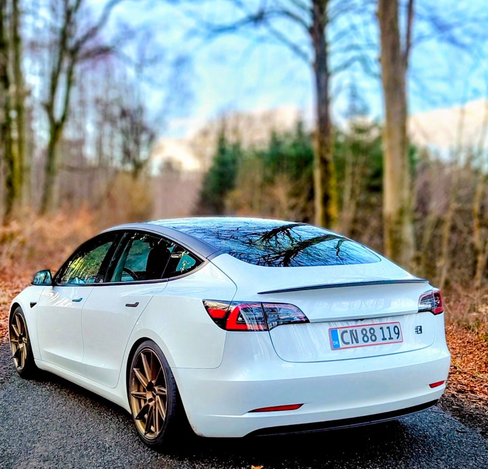 Tesla Model 3 Performance AWD 4d