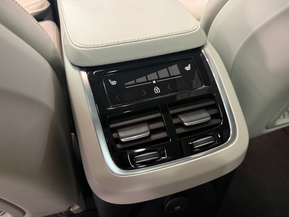 Volvo XC90 2,0 T8 ReCharge Ultimate Dark aut. AWD 7prs 5d