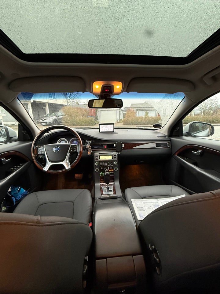 Volvo V70 2,4 D5 205 Summum aut. 5d